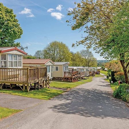 Noble Court Holiday Park Narberth Exterior foto